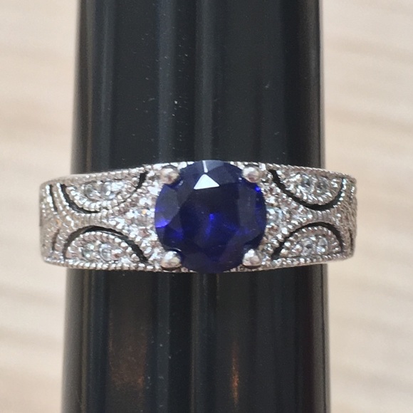 Sapphire & Diamond Ring - Picture 3 of 8